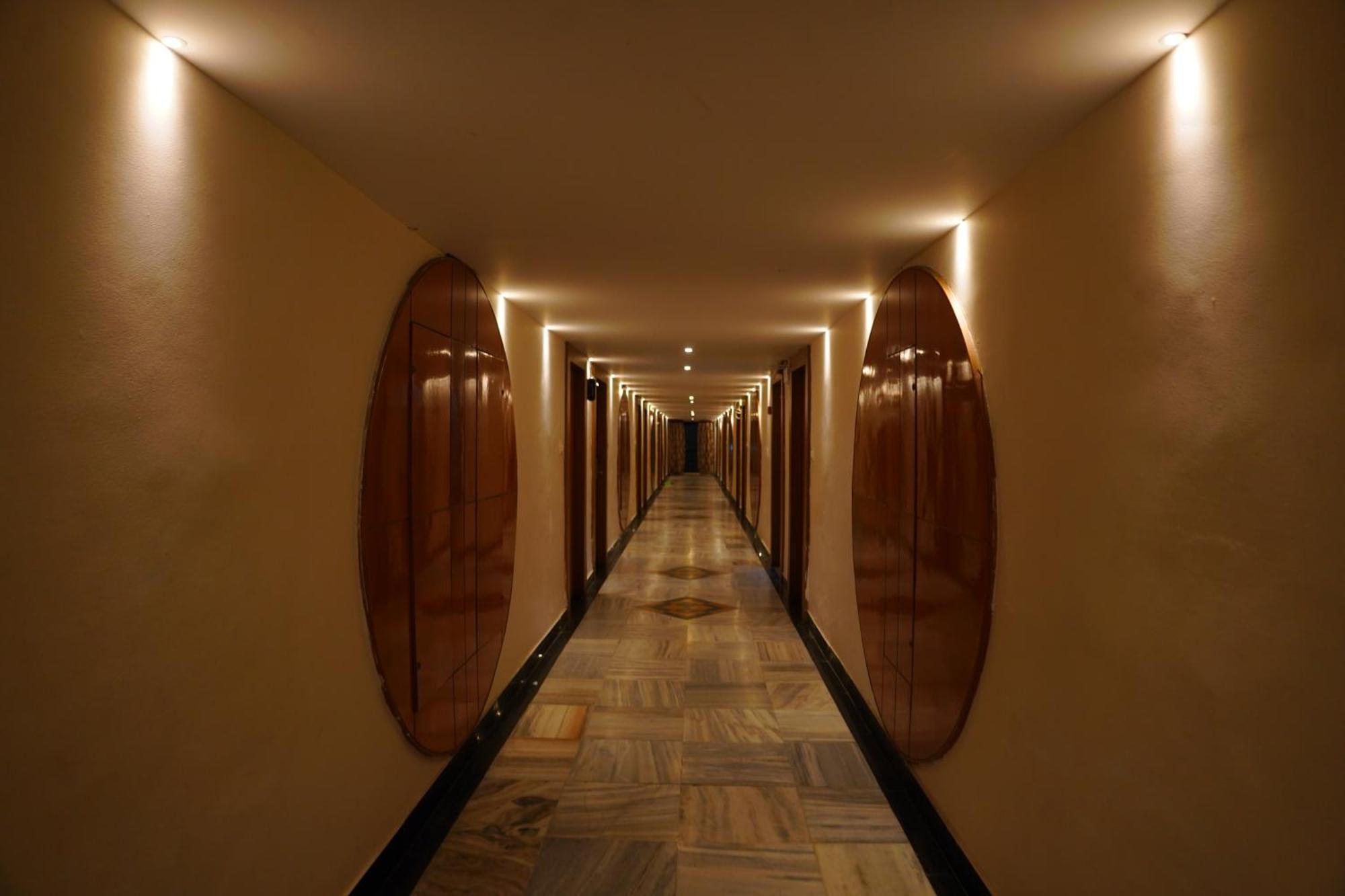 Hotel Grand Nagarjuna By Konark Hotels Guntur Bagian luar foto