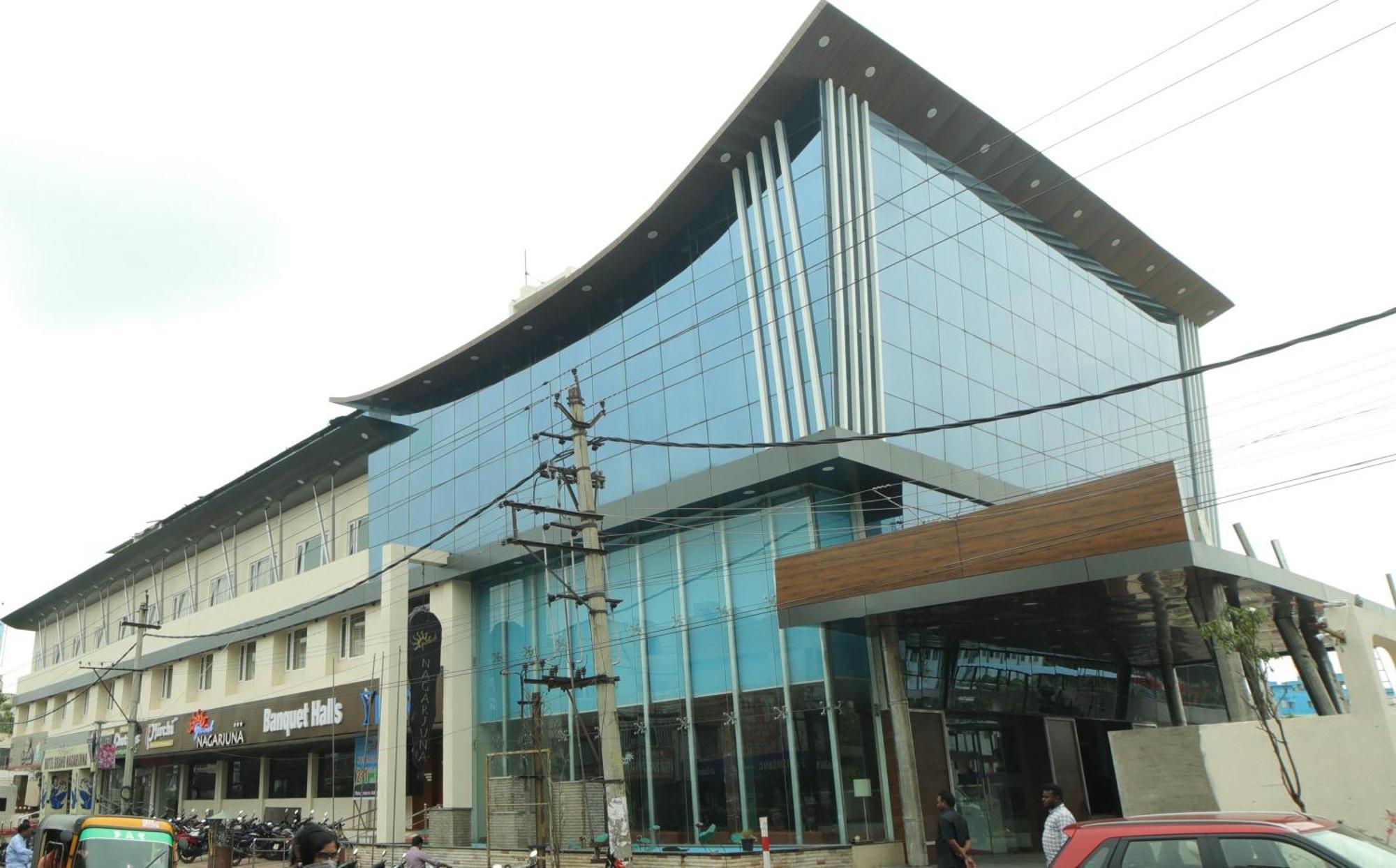 Hotel Grand Nagarjuna By Konark Hotels Guntur Bagian luar foto
